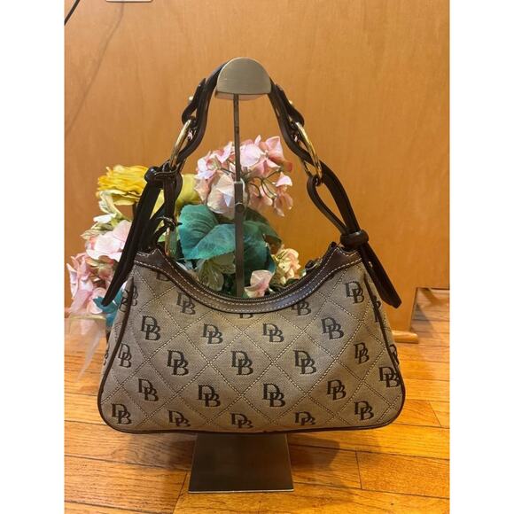 DOONEY & BOURKE SIGNATURE Medium East/West Slouchy leather bag purse (150 - Picture 1 of 1